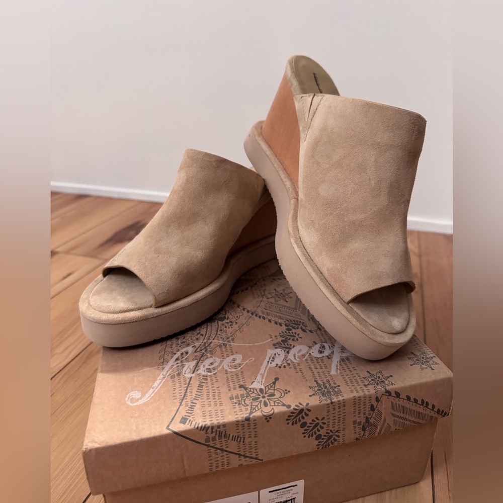 Free People Women's Running in Wedges Mule, Cafe size 8 - Picture 4 of 7